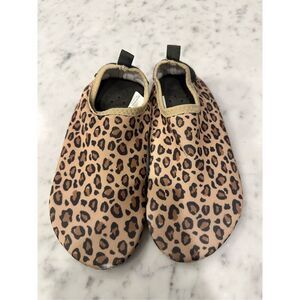 Girls water shoes pool shoes - Cheetah - sz 13 - rubber bottom
